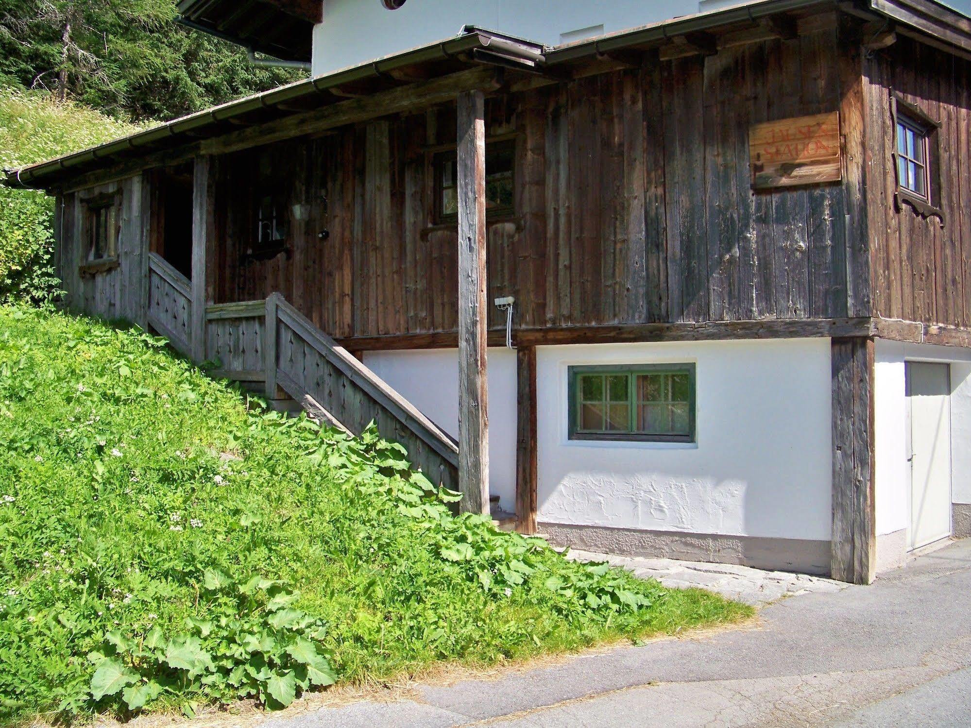 Gastehaus Bichl Hotel Umhausen Exterior photo